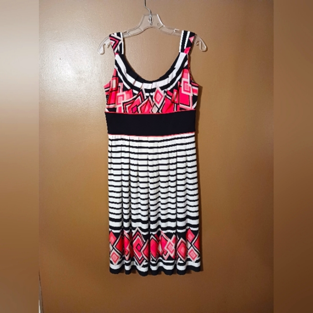 Dress Barn stretch semi-fitted dress pleated skirt back zip womens 10
